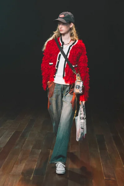 Look 22